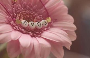 bracelet gourmette femme enceinte